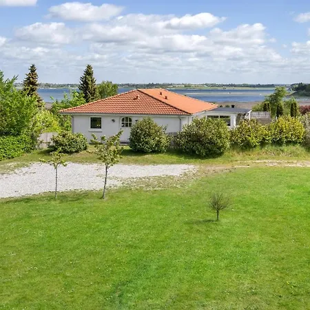 Beach Front Home In Jaegerspris With Wifi *