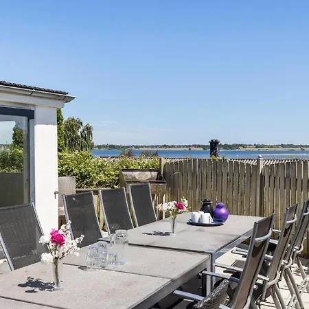 Σπίτι διακοπών Beach Front Home In Jaegerspris With Wifi *
