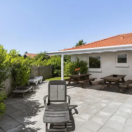 Σπίτι διακοπών Beach Front Home In Jaegerspris With Wifi Jægerspris